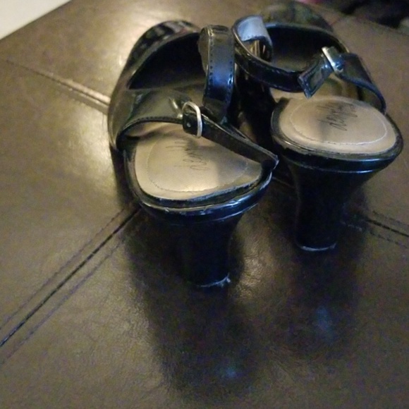 Slingbacks - Picture 2 of 2